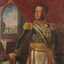 Retrato de homem em meio corpo, de pé, com corpo voltado para a esquerda e a cabeça para a direita, olhando para frente. Fardado, traz pendente ao pescoço o Tosão de Ouro e, ao peito, condecorações da Imperial Ordem do Cruzeiro, Ordem de Nossa Senhora da Conceição de Vila Viçosa, Imperial Ordem de Pedro Primeiro, Ordem de Carlos III e três ordens portuguesas. A tiracolo, banda verde orlada de branco sobre banda de todas as ordens. Com a mão direita segura livro, em cuja lombada verde vê-se o título Constituição, apoiado sobre folhas do jornal Diário do Senado dispostas em mesa forrada de pano verde. Na mesma mesa, escrivaninha em metal dourado com plumas brancas no tinteiro. Com a mão esquerda, segura o punho do sabre de gala de ouro trabalhado. Cabelos curtos, suíças e buço alourados. Ao fundo, à direita, trono com iniciais PI em ouro no estofamento verde do encosto. Ao fundo, panejamento de veludo vermelho deixa livre janela por onde se entreveem os jardins do Paço da Boa Vista, com seu chafariz e portão. Assinatura do autor e datação no canto inferior direito, abaixo do trono: A. Porto Alegre pincit 1826. Moldura em madeira dourada.